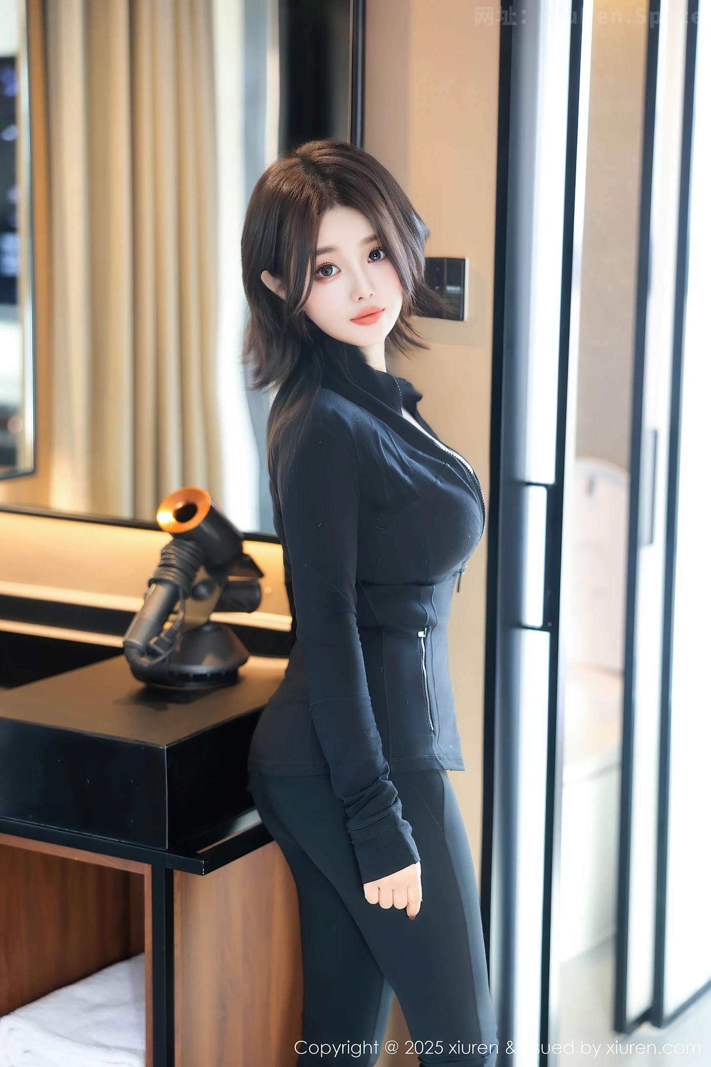 图片[4]-[XiuRen秀人网] VOL.9694 新人模特Monica性感简约黑色服饰露黑色内衣秀曼妙身姿诱惑写真79P-秀人网官方网站